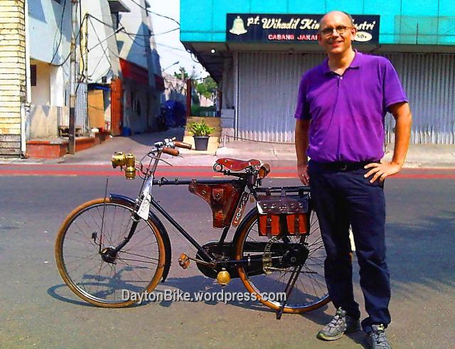 Dayton bike bicycle sepeda onthel kota tua dan Michael bule Belanda